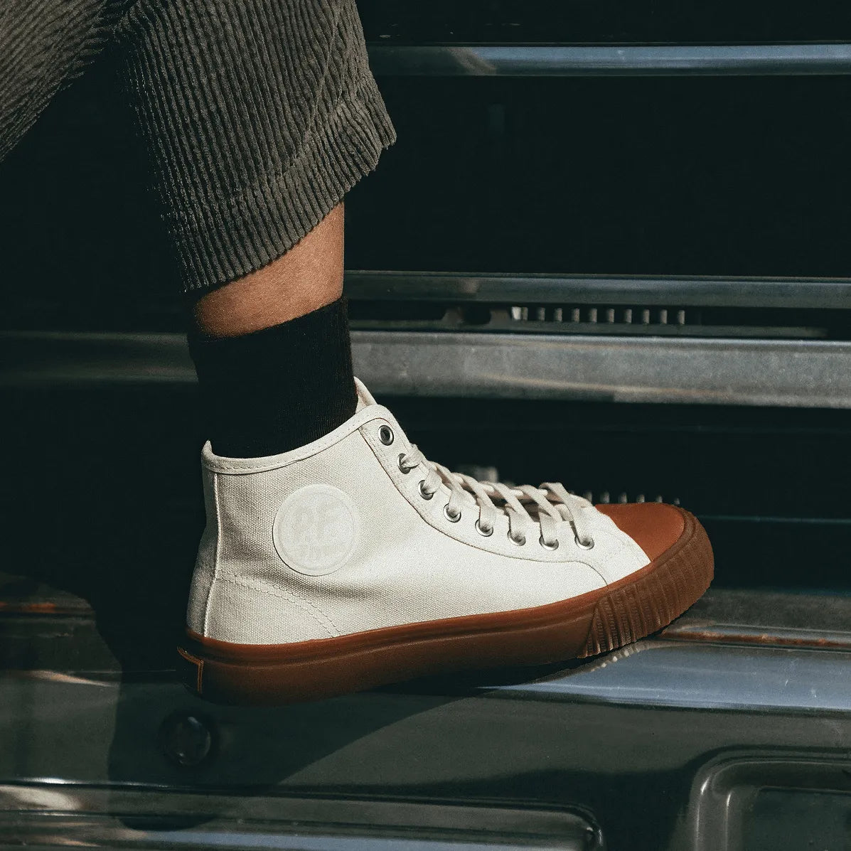 Off-White/Gum